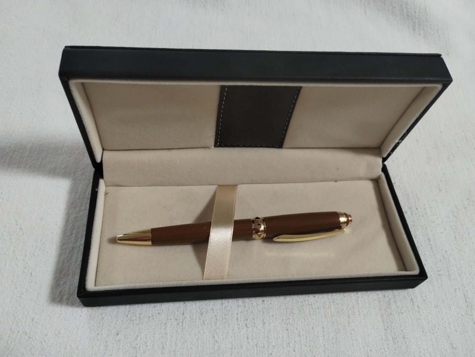 PENNEED BALLPOINT PEN CHERRY BROWN COLOR IN LINED BOX