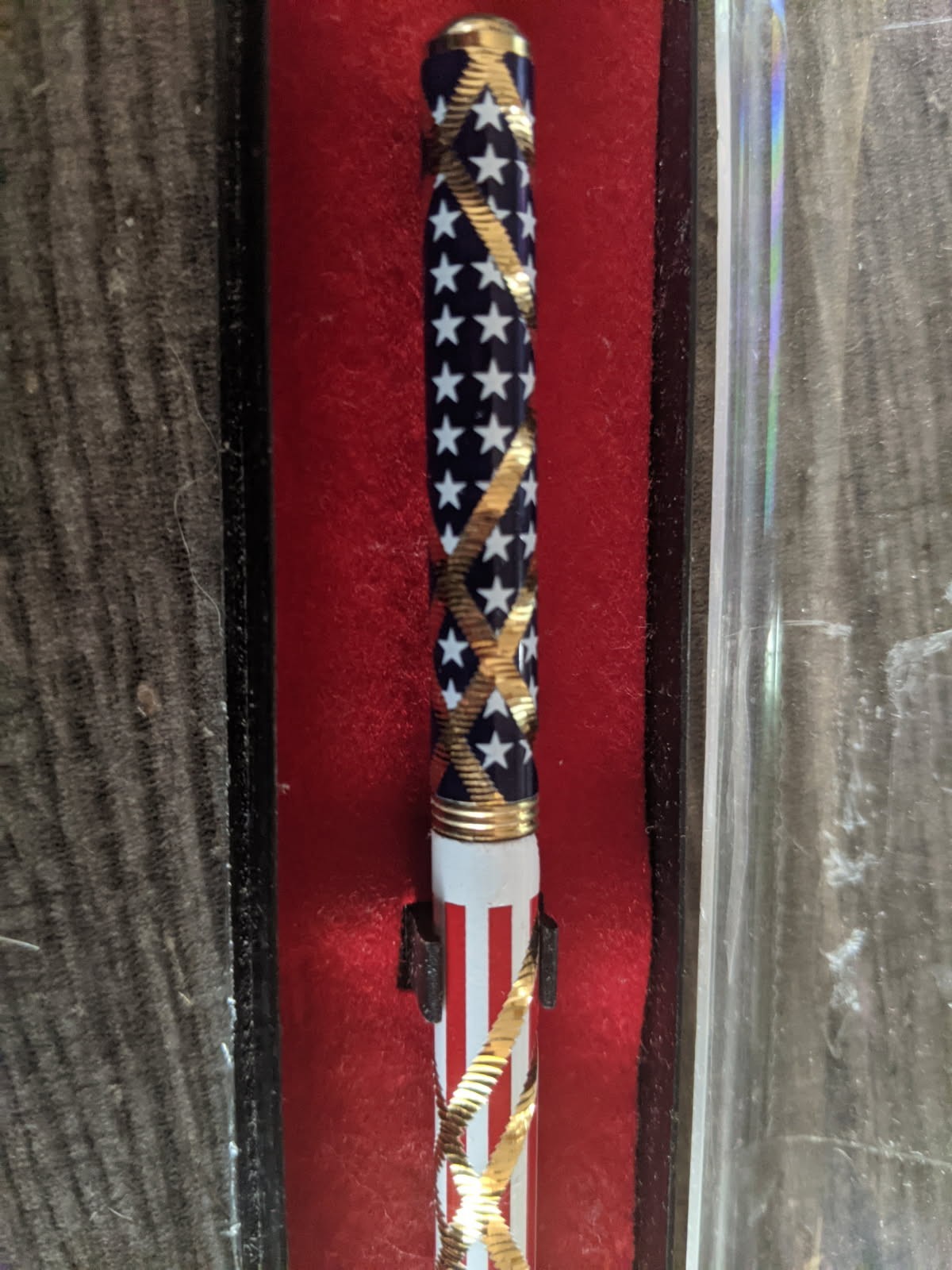 UNITED STATES OF AMERICA USA GRAPHICS MECHANICAL INK PEN PLASTIC CASE FREE SHIP