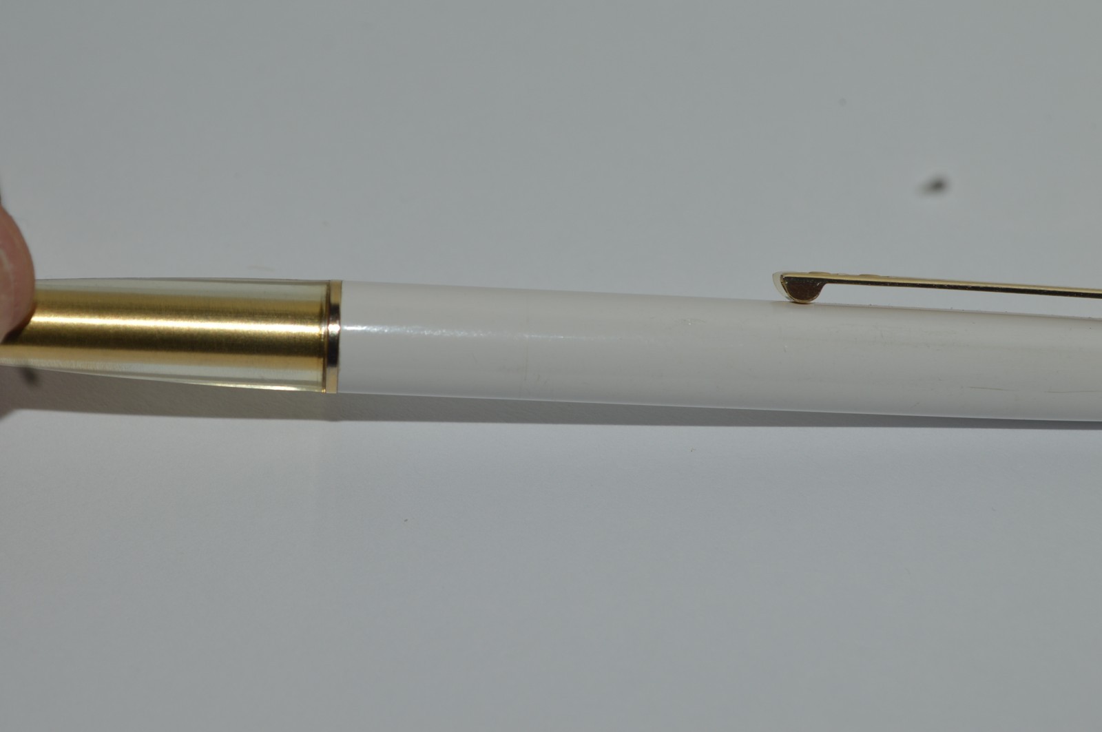 Paper Mate CONTOUR Ballpoint Pen White Gold Trim Made In Mexico Circa 1980’s