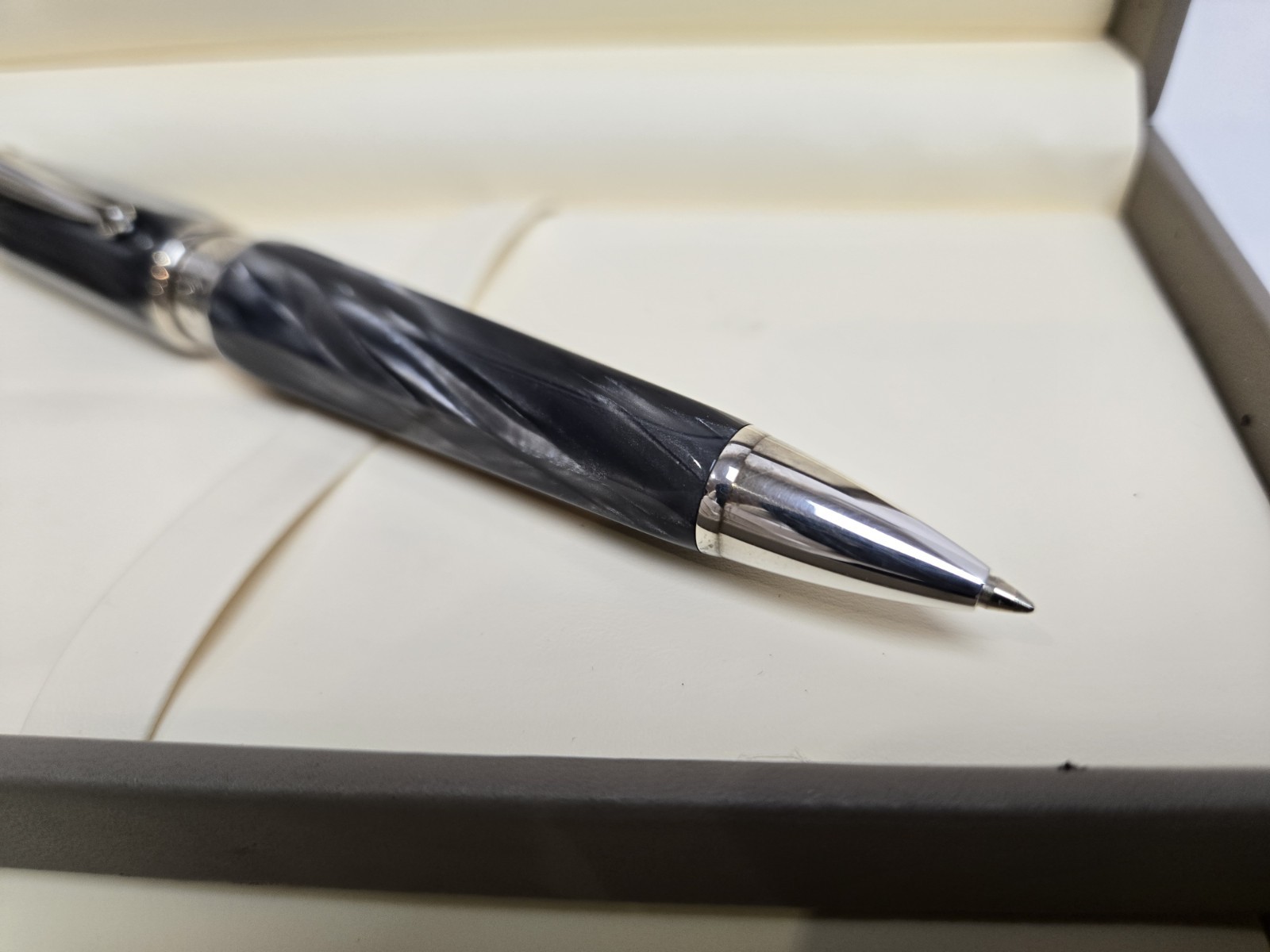 Montegrappa Emblema Sterling Silver Pearl Gray Celluloid Ballpoint Pen ISEBTBCJ