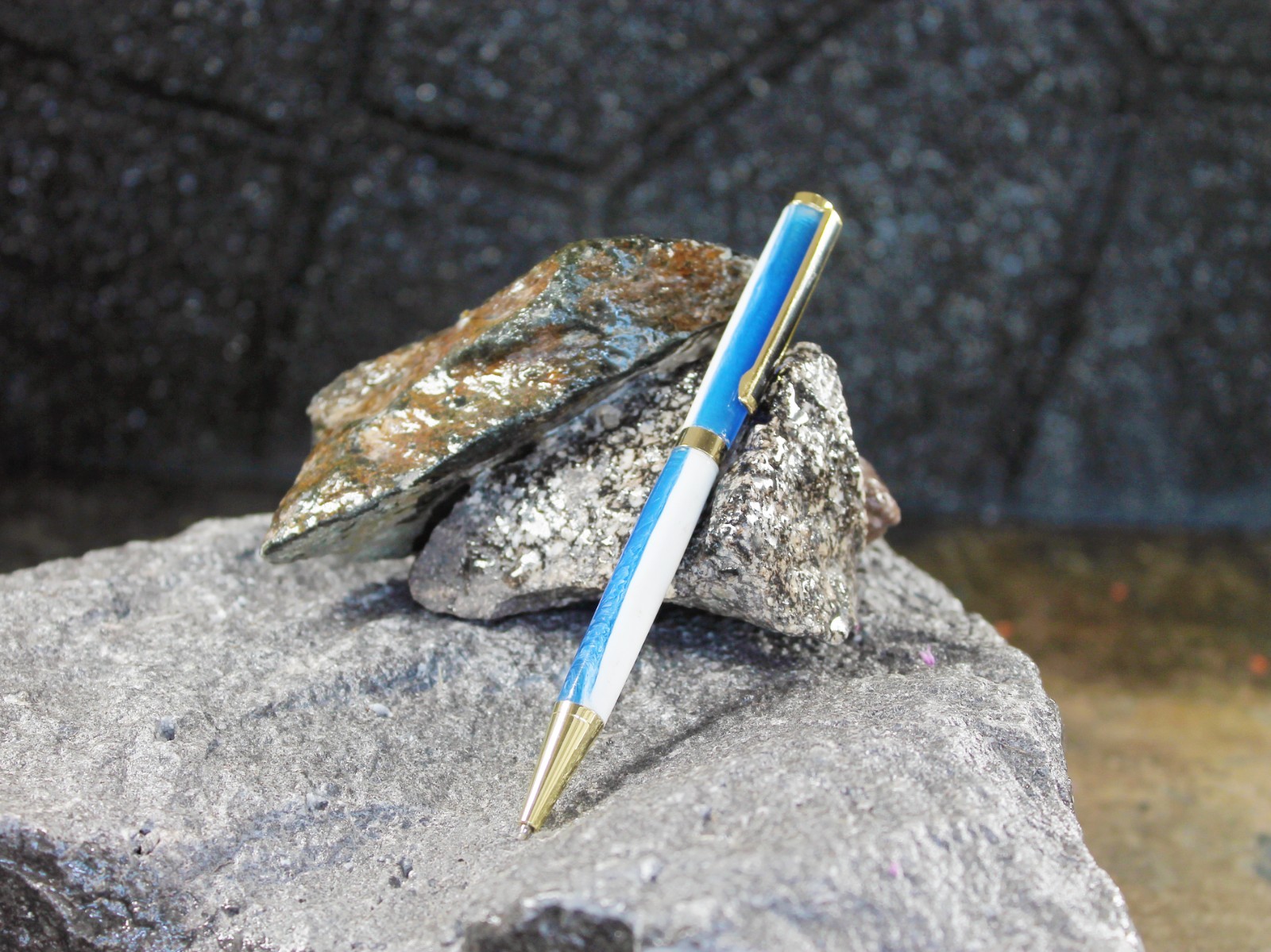 Resin Pen – Gold/Blue/White (P-019)