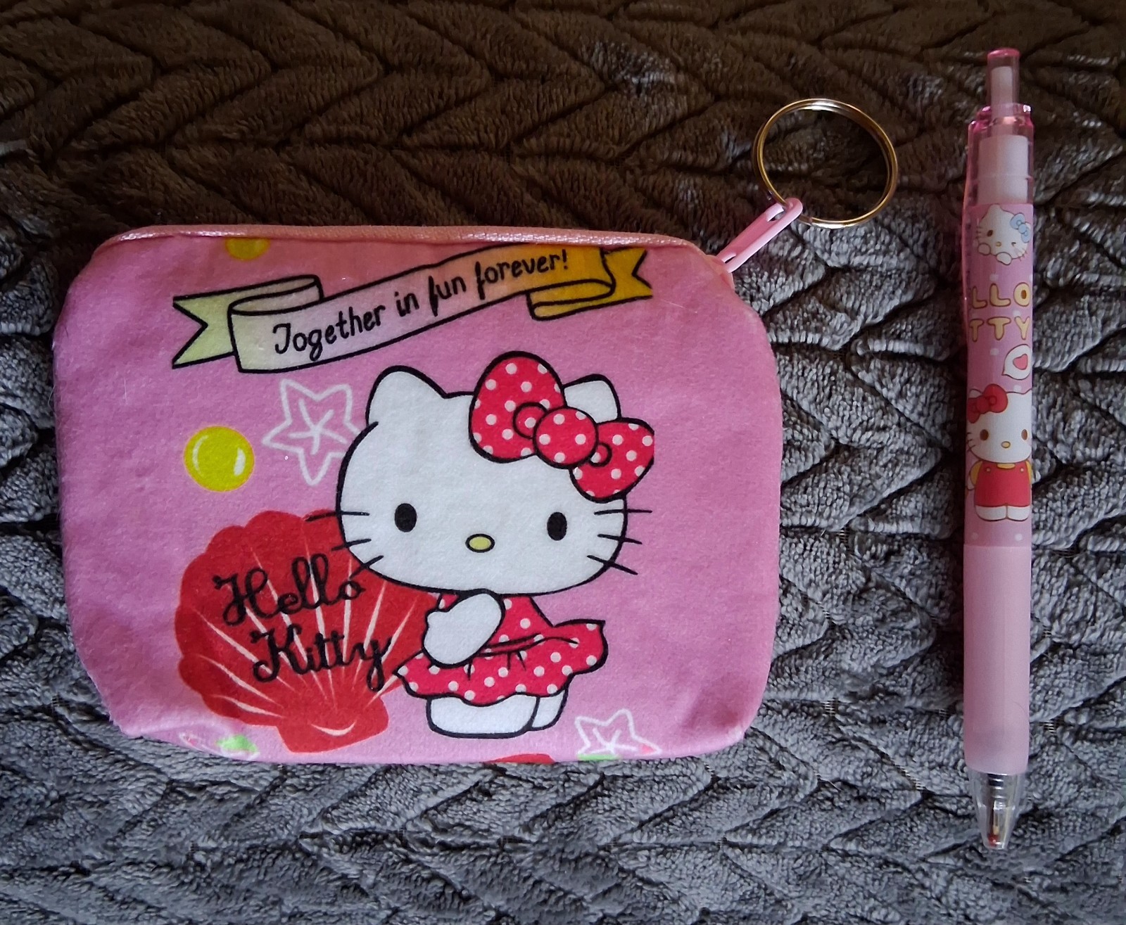 NEW HELLO KITTY PLUSHY COINBAG AND PEN SET #1