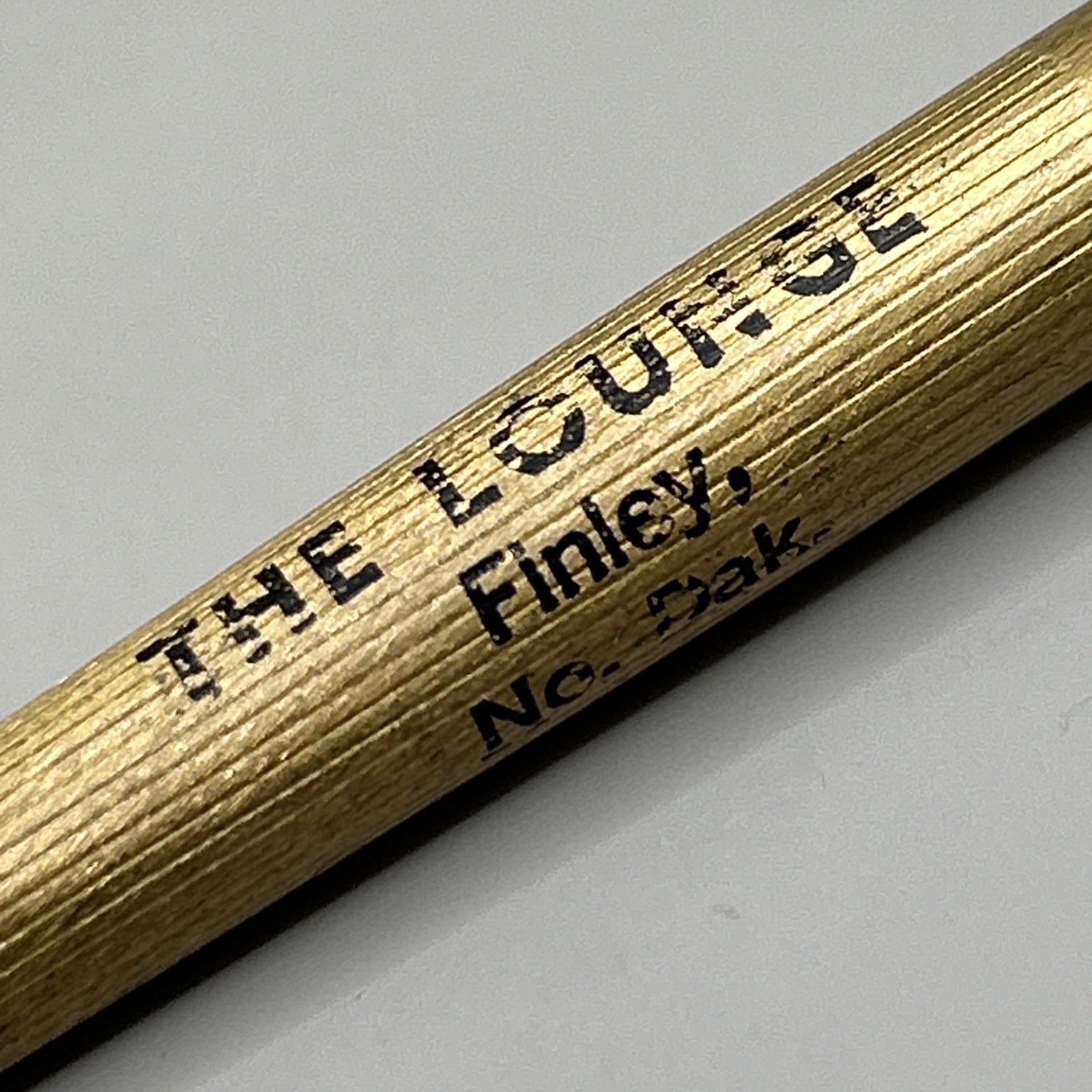 VTG Ballpoint Pen THE LOUGE Finley North Dakota *Broken Pocket Clip*