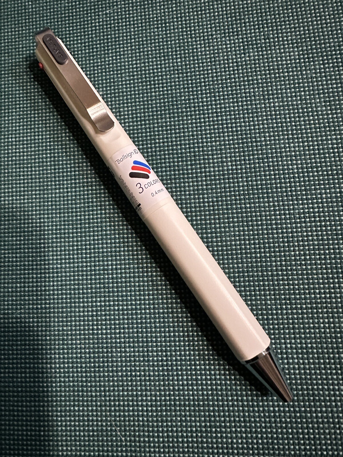 Sakura Ballpoint Pen Ballsign ID 3 Colors 0.4mm Pure Black , Red And Blue