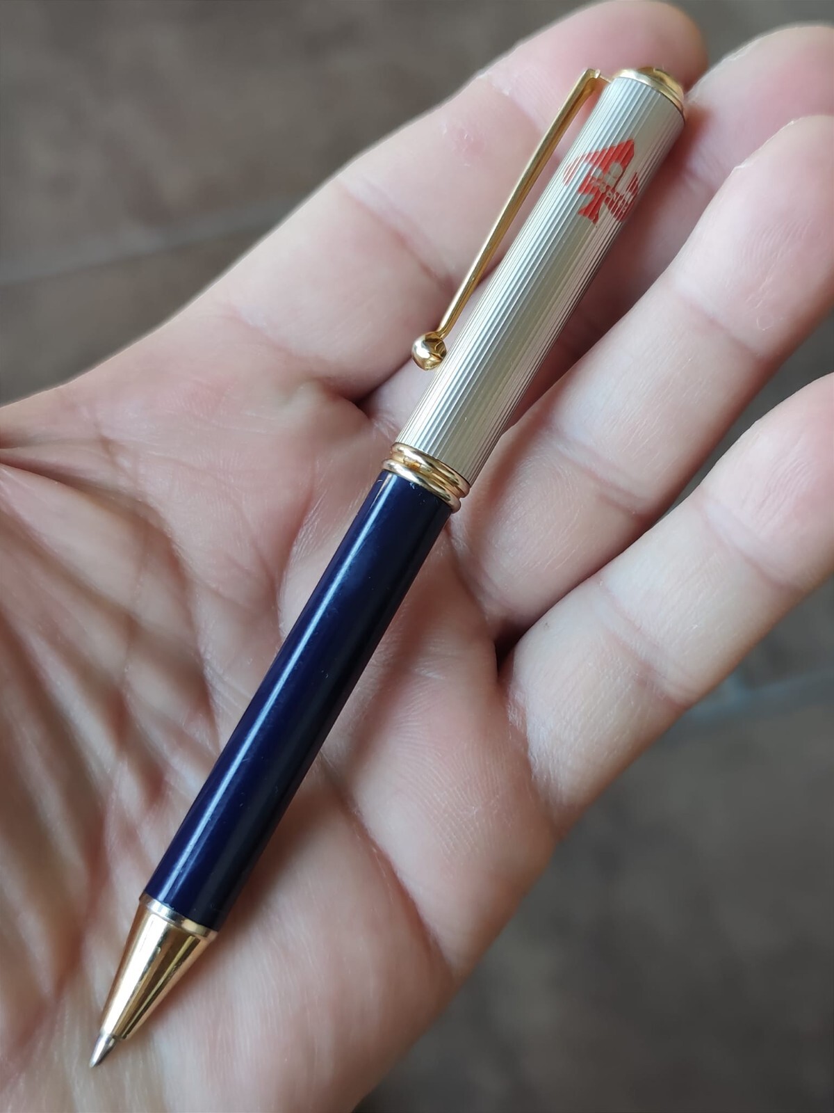 🔴Well made Ballpoint pen – Unknown for me but with logo🔴
