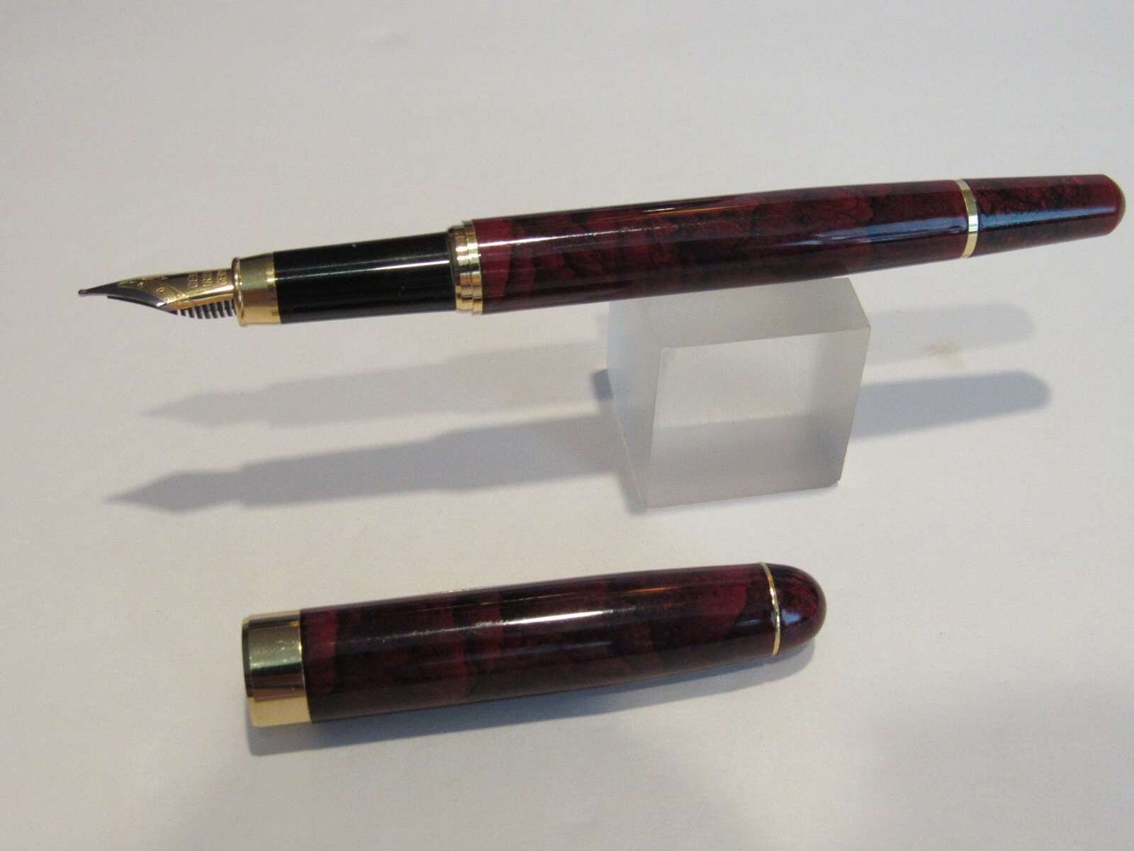 TERZETTI PISA RED MARBLED Metal Fountain Pen/ Rollerball Conversion Set