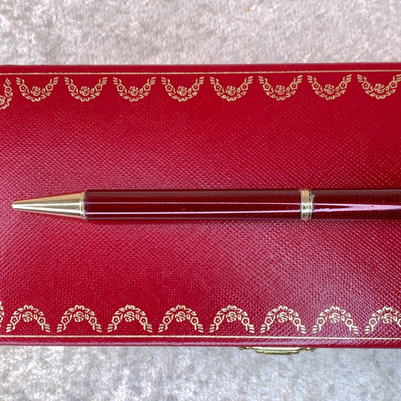 Cartier Ballpoint Pen Rare Trinity Bordeaux Enamel Engraved Pattern with Case