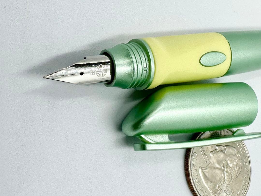Macaron Fountain Pen Pearl Green EF #3cbdba