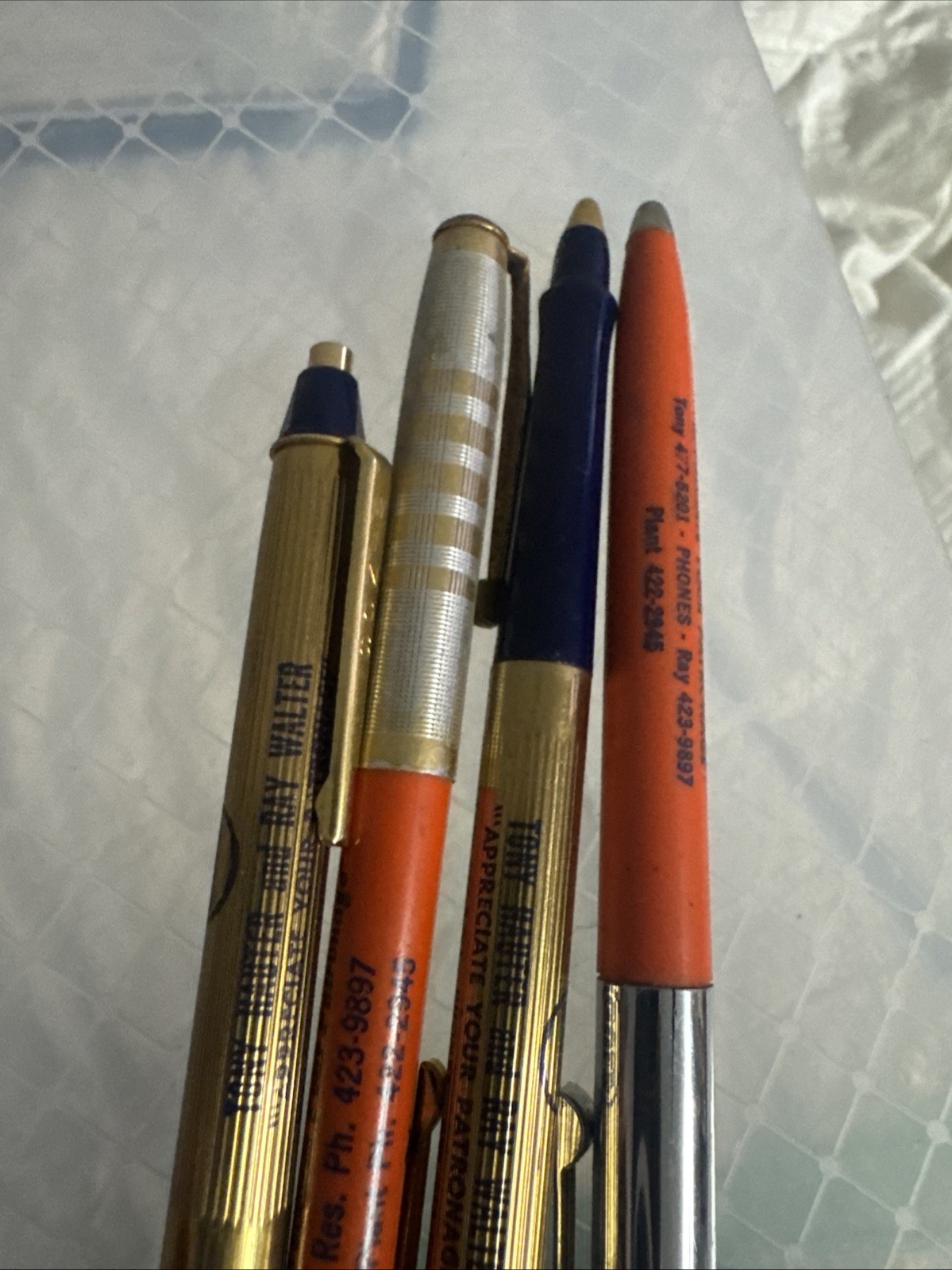 A lot of six golf oil pens made by wings nonworking