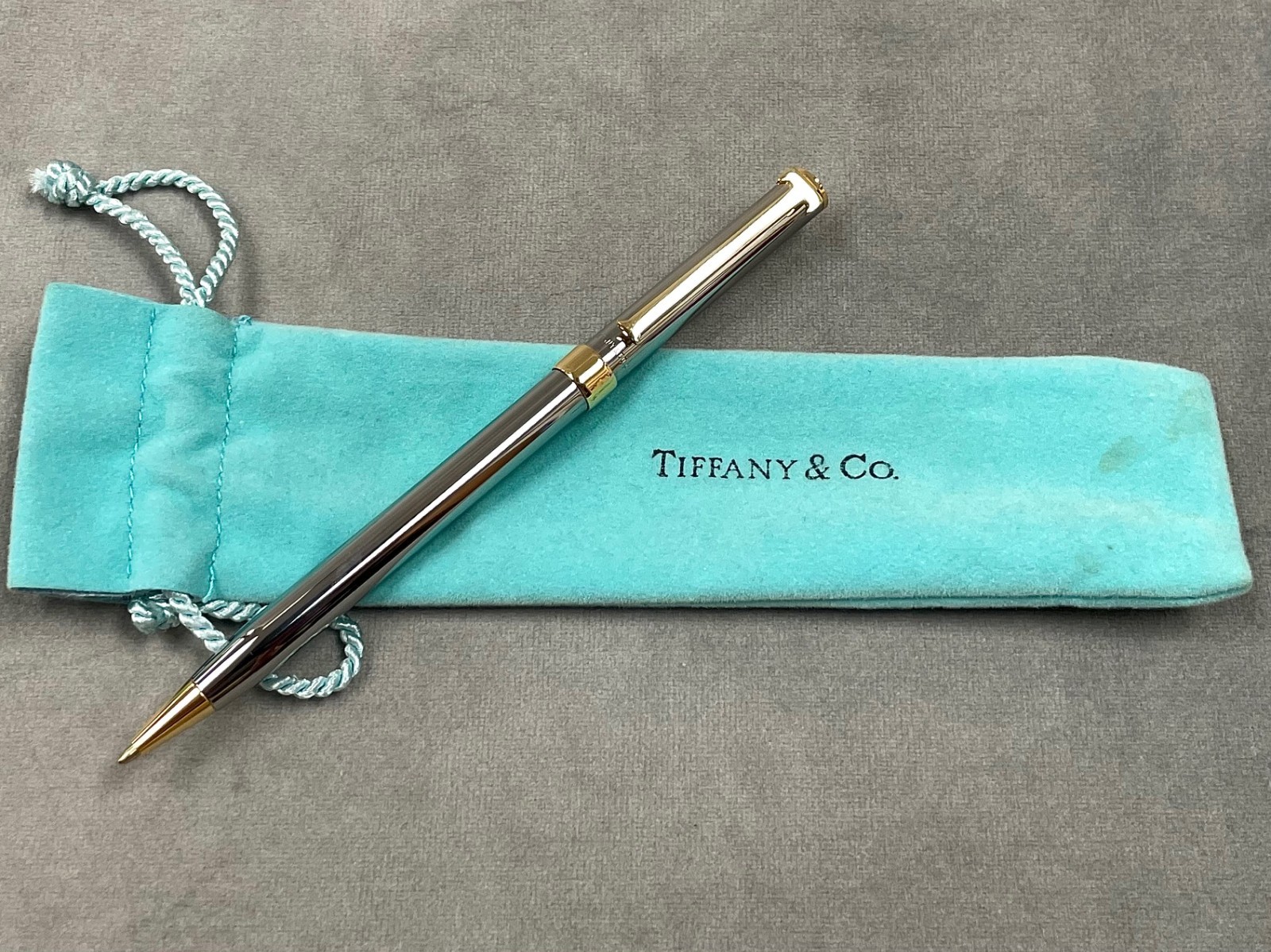 TIFFANY & Co. STERLING SILVER & GOLD TONE T CLIP BALLPOINT PEN W/POUCH 6M0746