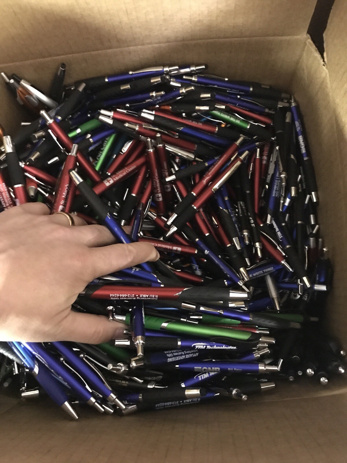 Bulk Lot of 100 Pens – Misprint Plastic Retractable Ball Point Pens with Stylus