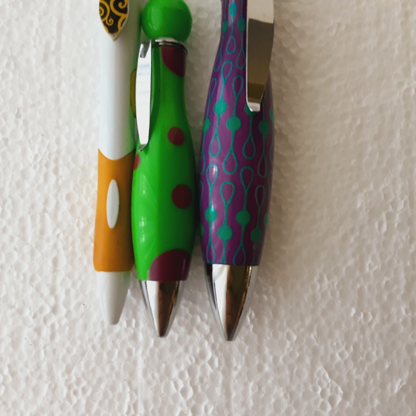 3 Novelty Writing Pens Unique Ball Top / Necktie / Dots 4.25″- 5.5″ – 6″ READ