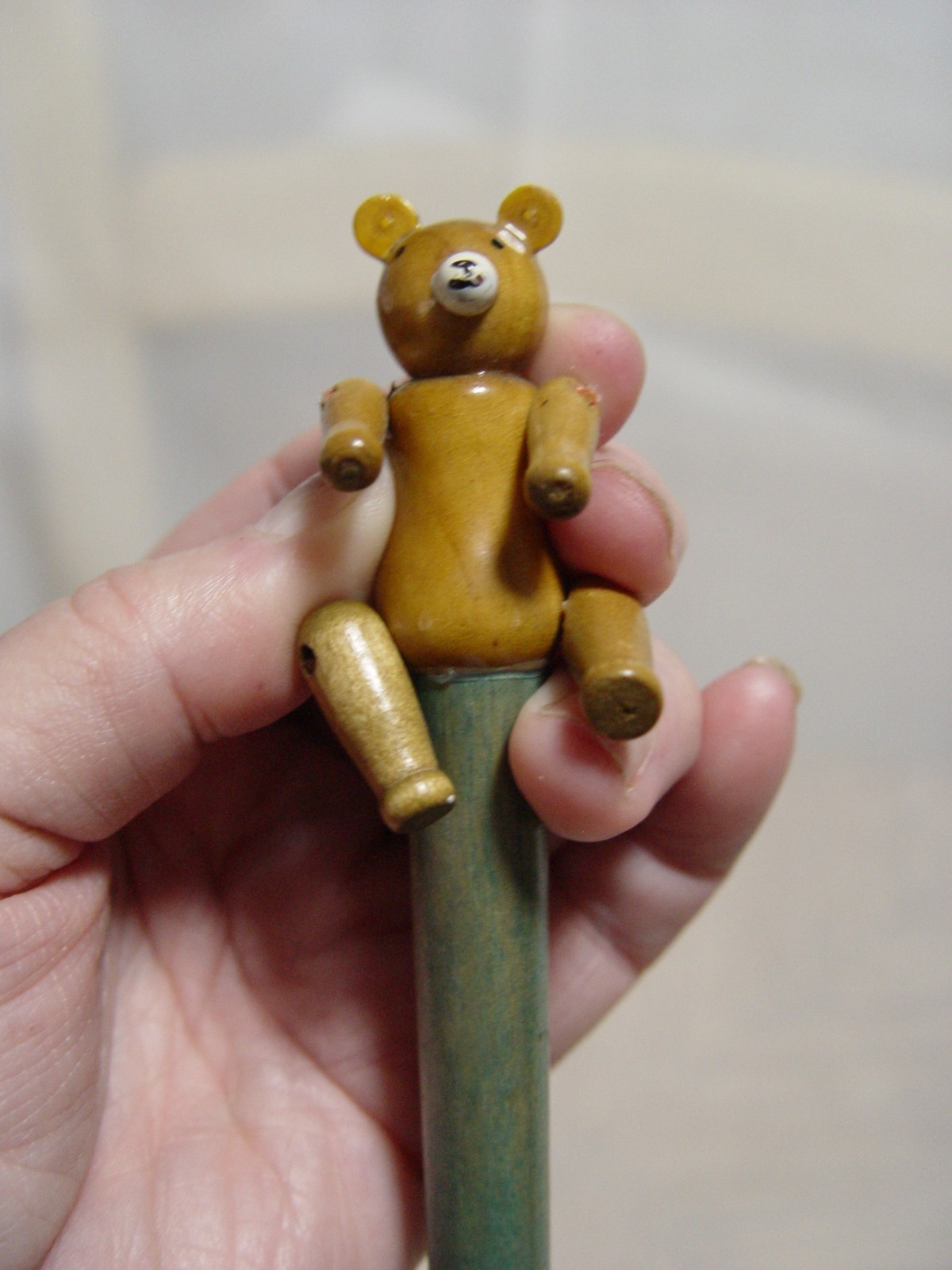 Vintage Articulated Wooden Teddy Bear Novelty Pen Green Hand-Painted (ink dried)