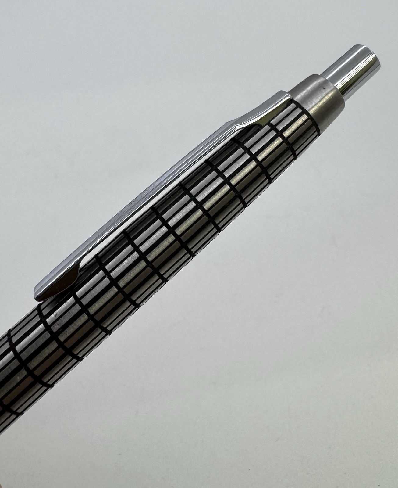 1970s Pilot Elite Cross Hatched Steel Ballpoint – Slight Ding, Works Perfectly