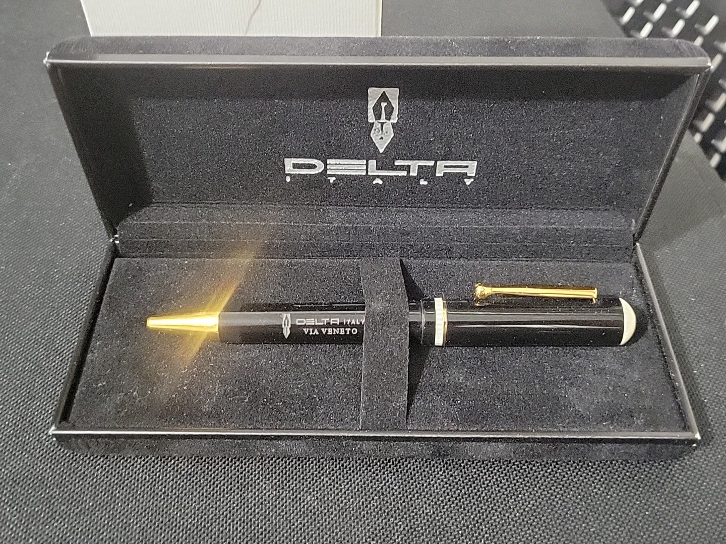 Delta Via Veneto Ballpoint Pen Black Gold & Ivary Gold Trim Italy w/ Box & Card
