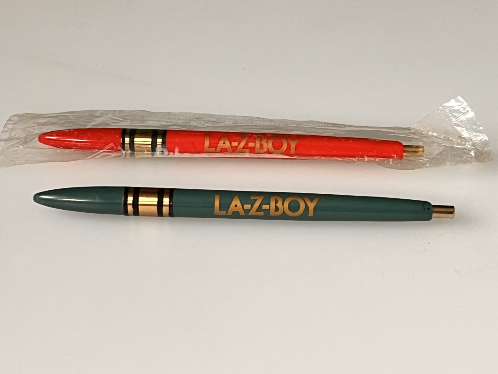 2-VINTAGE RITEPOINT ADVERTISING PENS-LA-Z-BOY