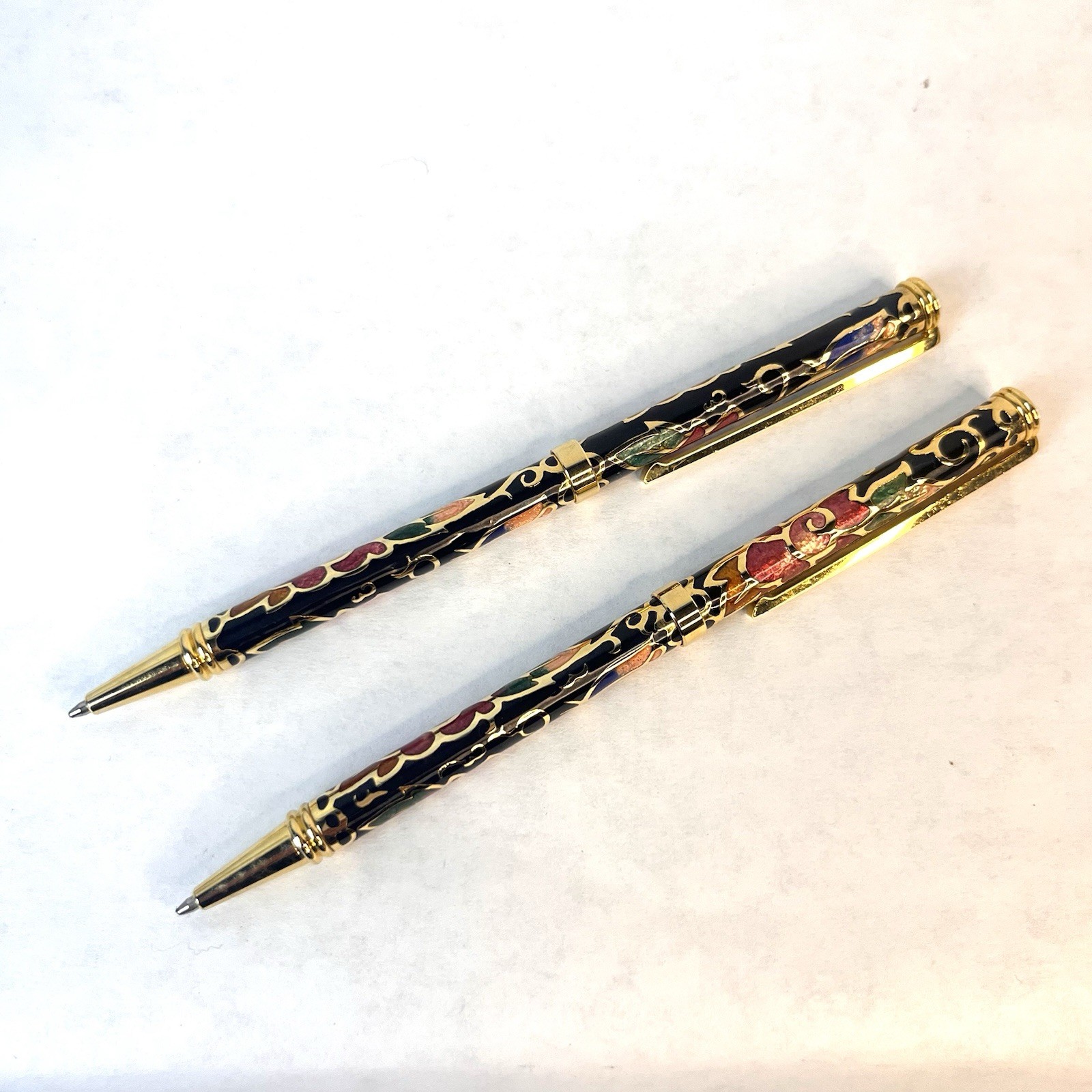 Vtg Asian Chinese Gold-tone Ball Point Pen w/ Cloisonne Enamel Floral Design (1)