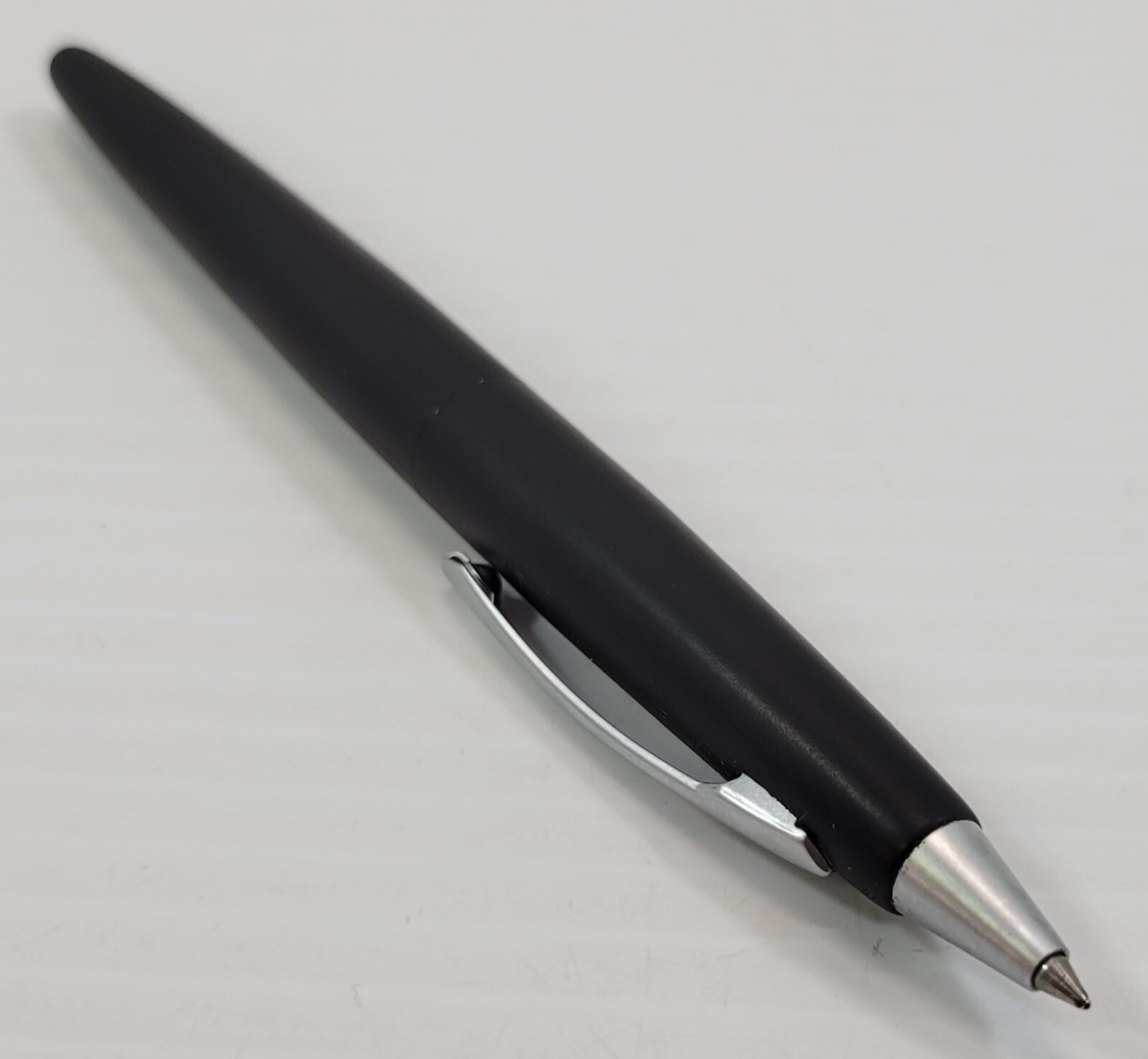 *B23) Vanishing Point Reverse Clip Pocket Saver Black Soft Barrel Ballpoint Pen