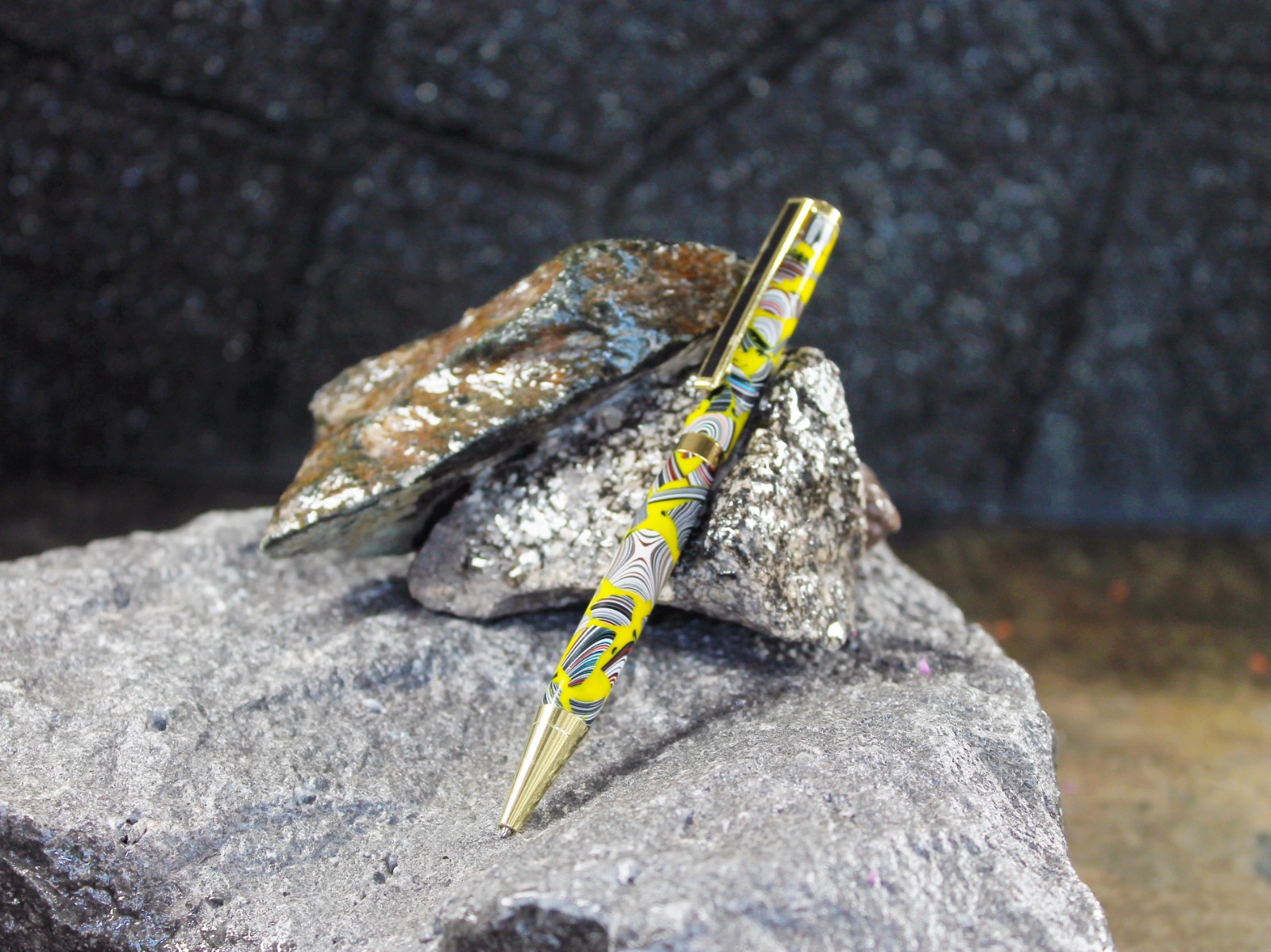 Fordite and Resin Pen – Gold/Yellow (P-050)