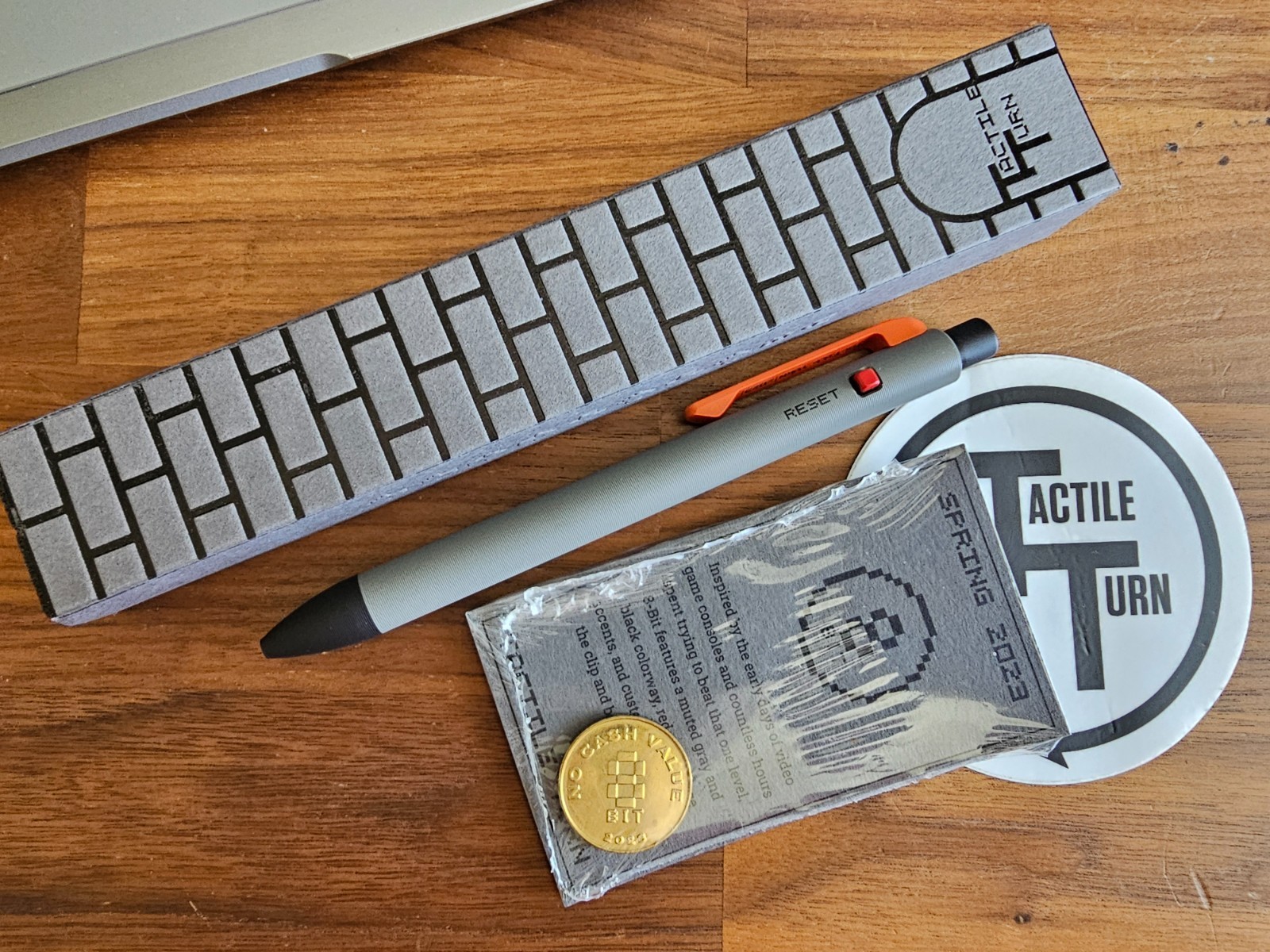Tactile Turn Limited Edition 8-bit Seasonal Release Side Click Pen Short NIB