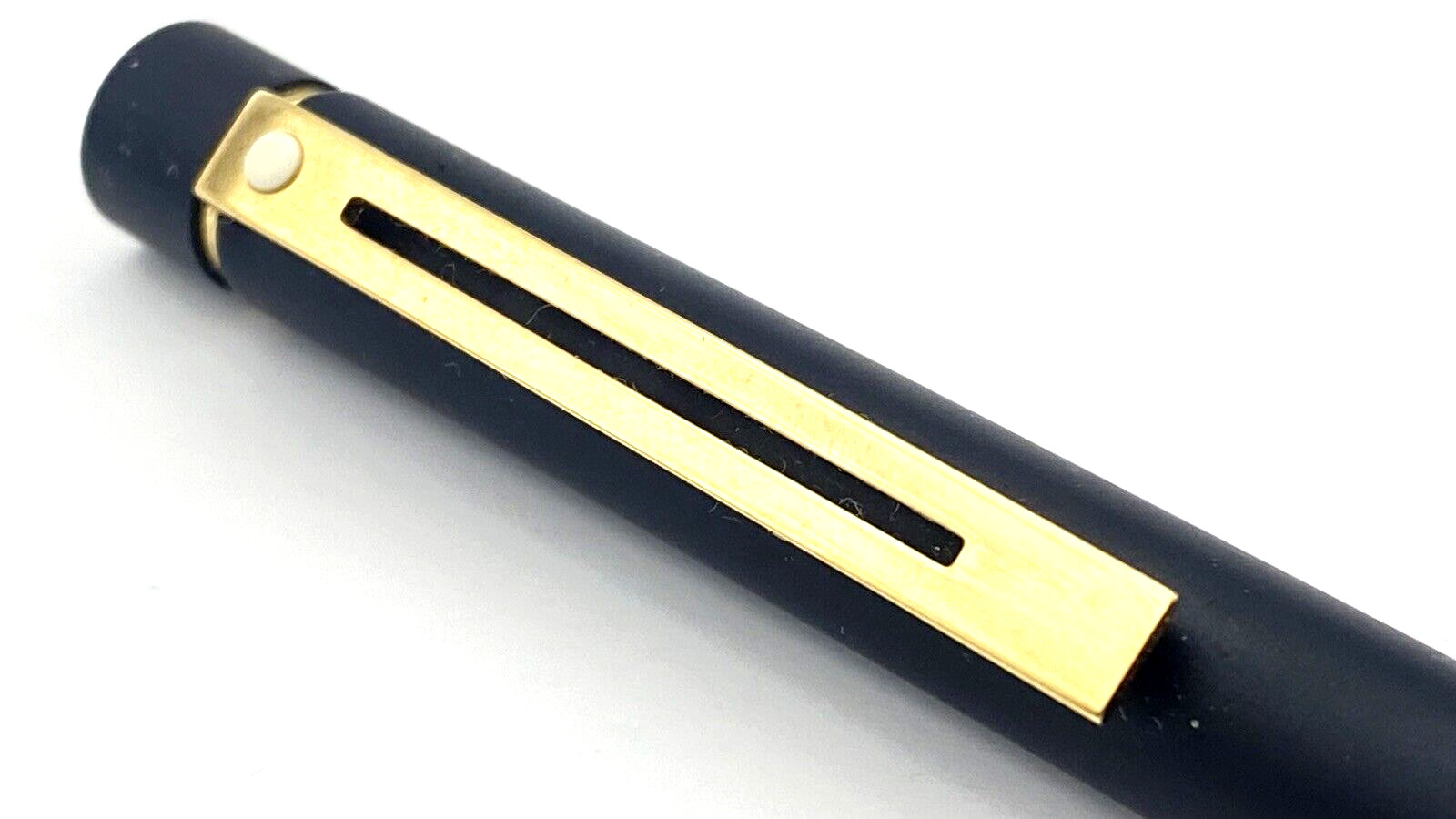 VINTAGE SHEAFFER SLIM TARGA ROLLERBALL PEN IN MATTE BLACK MADE IN UNITED STATES