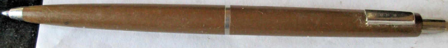 VINTAGE PAPERMATE BROWN PLASTIC BALLPOINT PEN, BROKEN POCKET CLIP BLUE INK, USED
