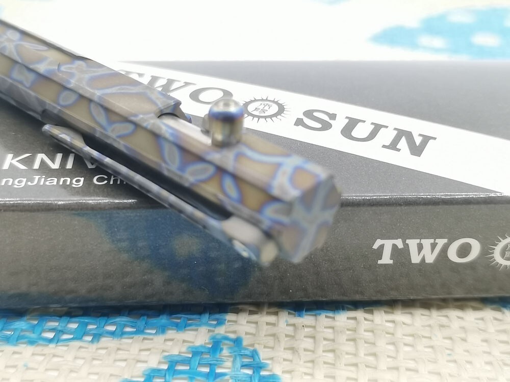 TwoSun TS-PEN02-Fire Outdoor Fire Checkered Tactical Titanium Push Mechanism
