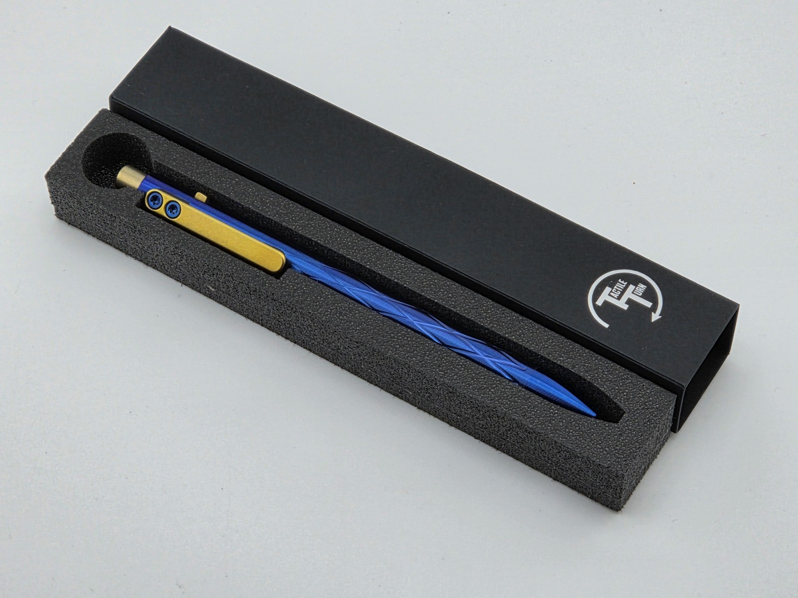 LNIB Tactile Turn **Rare 2021 Blue/Gold Ano Helix** Ti – Std 5.8″ – Click Pen