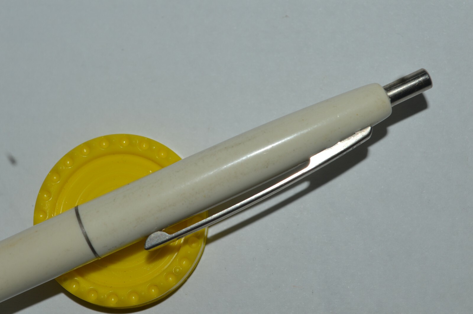 Bic Click Retractable Ballpoint White Solid Color USA Light Used Very Good Condi