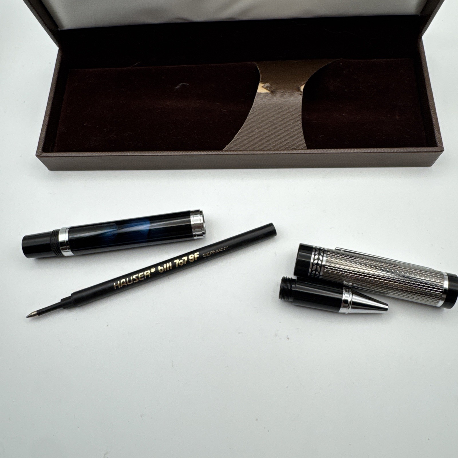 Vtg PAPYRUS BALL POINT PEN Gorgeous Blue/Black Marble Swirl Silver *needs repair