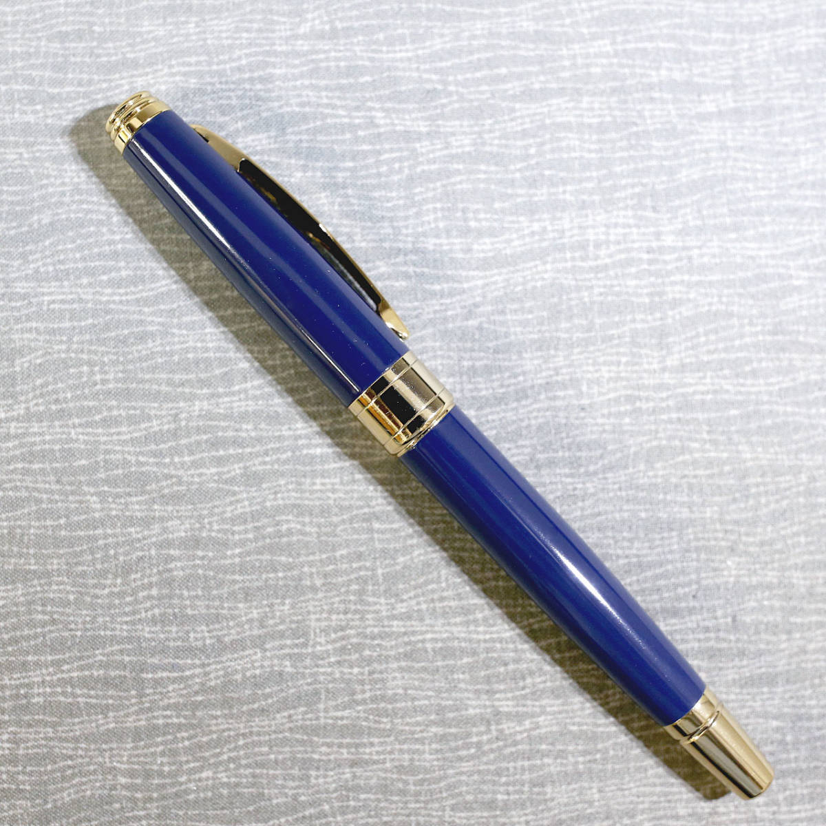 HARRY WINSTON Novelty Cap type Navy/Gold Ballpoint Pen wz/Box,Refill Rare Mint