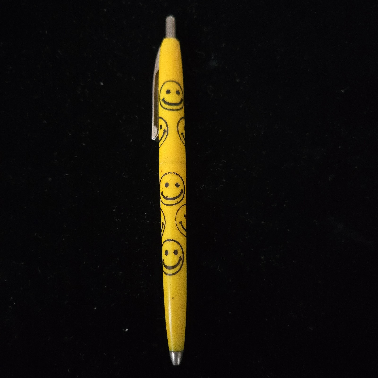 VTG Tucker Pen Smiley Faces Ink Yellow