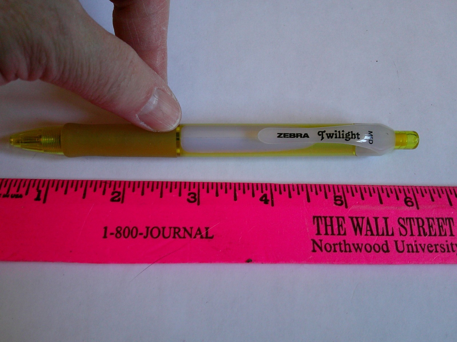 Zebra Twilight Yellow Plastic Refillable Pen DOES NOT WORK – needs new ink