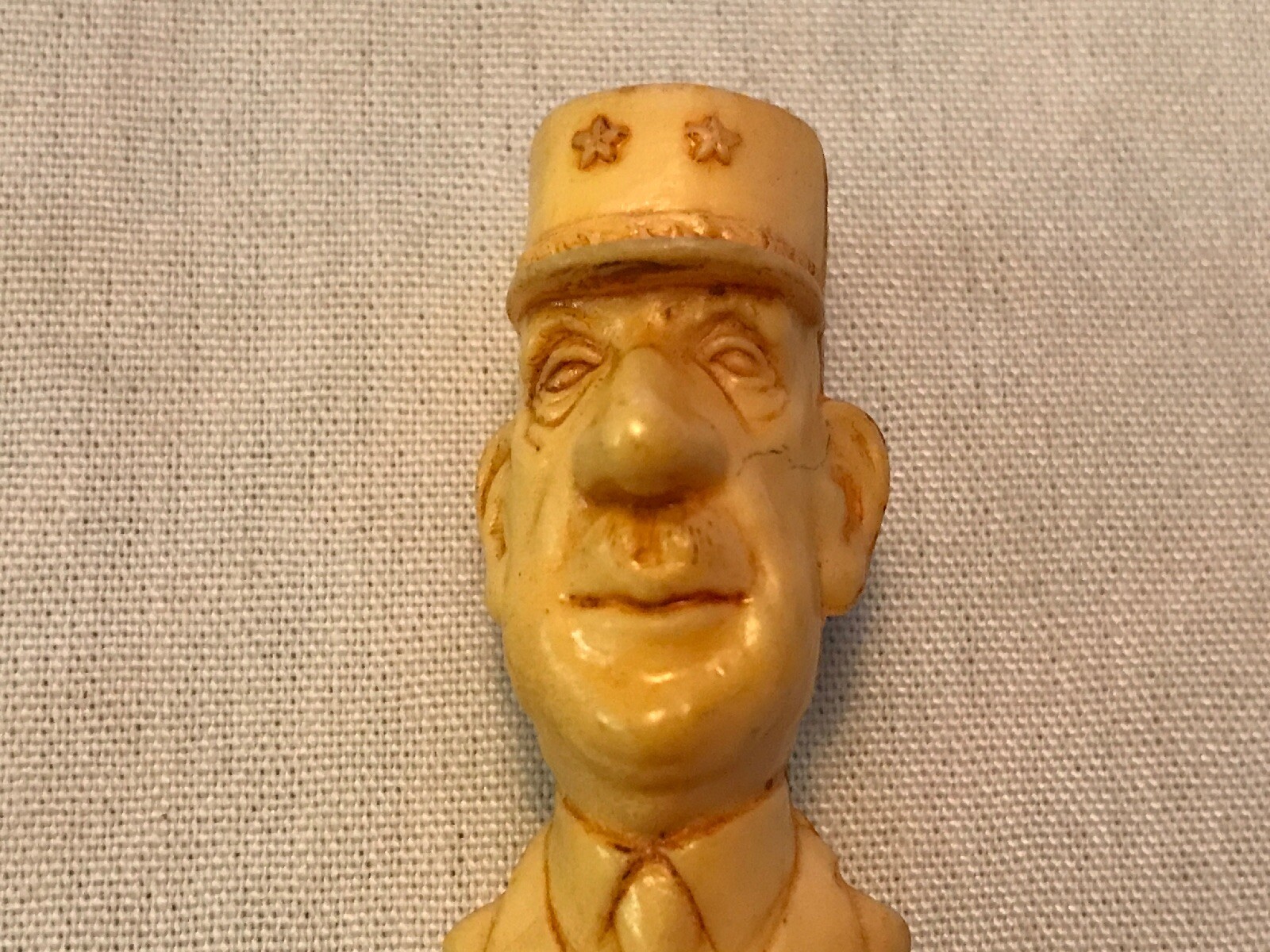 Charles de Gaulle Vintage Celluloid Carved Die Cut Pen