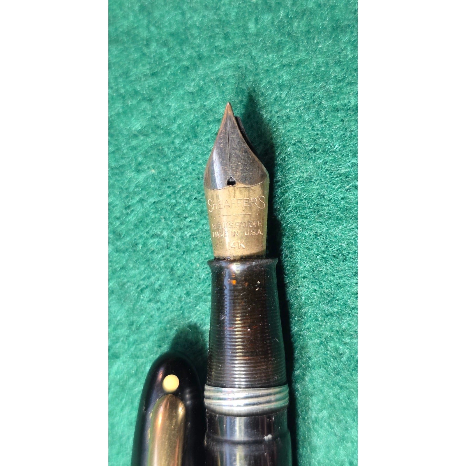 Sheaffer Vintage White Dot Plunger Fill Fountain Pen Black 14 k nib