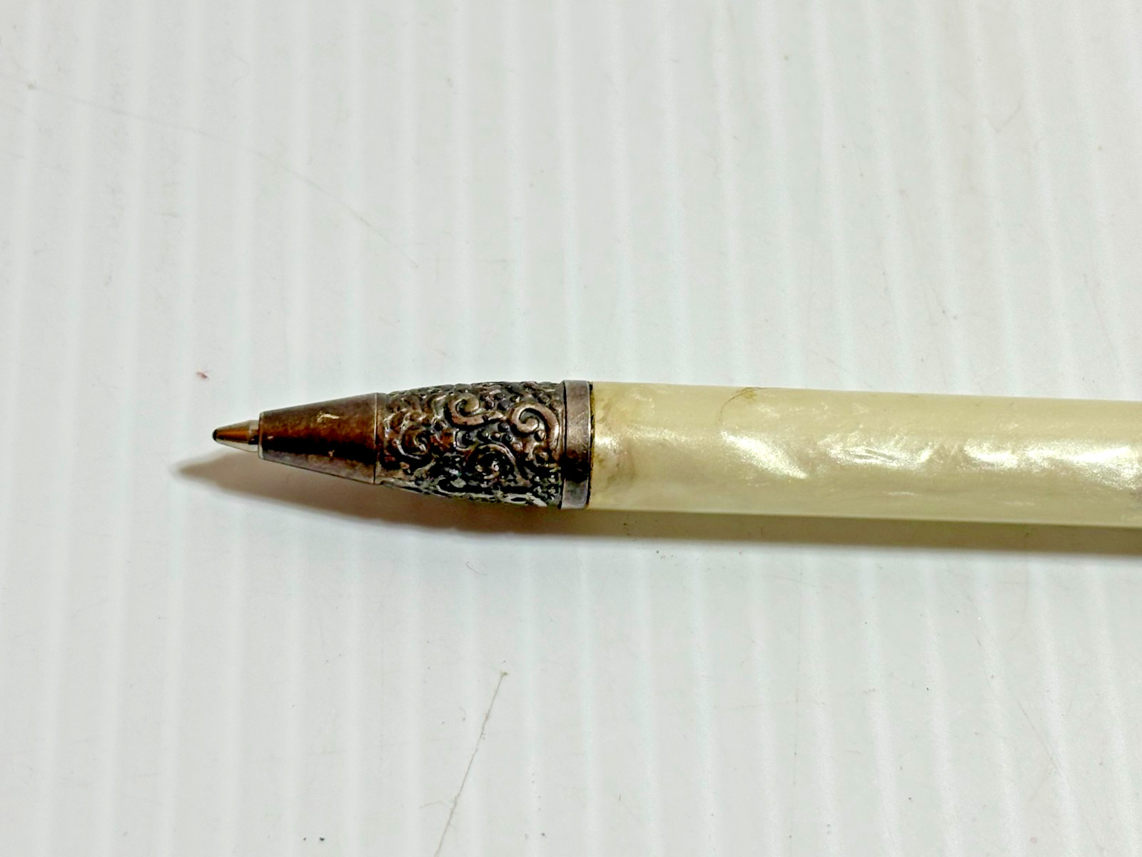 Vintage Celluloid Twist Ballpoint Pen Ornate Metalwork Heavy 5.5″ w Rust Yellow