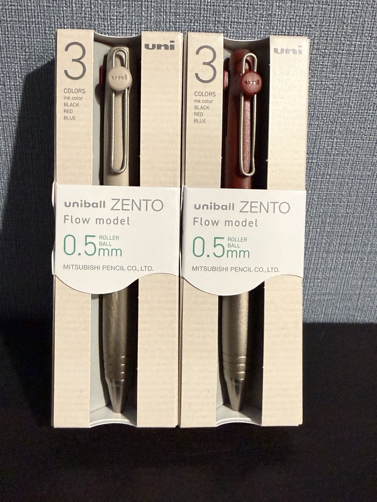 Uni-Ball Zento Flow Model 3-Color Ballpoint Pen 0.5mm 2 Pieces Beige & Burgundy