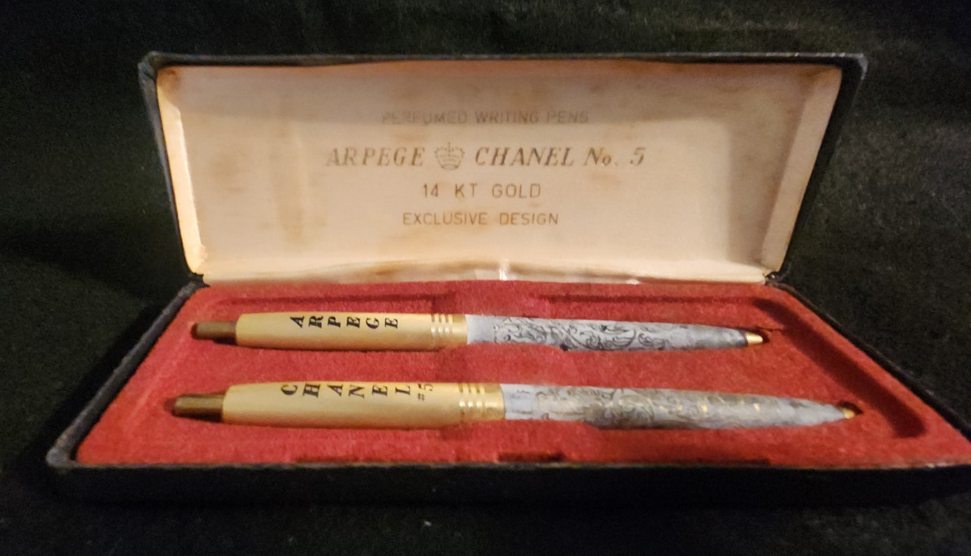 VINTAGE ARPEGE CHANEL #5 BALLPOINT 14 KT GOLD PERFUMED WRITING PENS SET W/Case