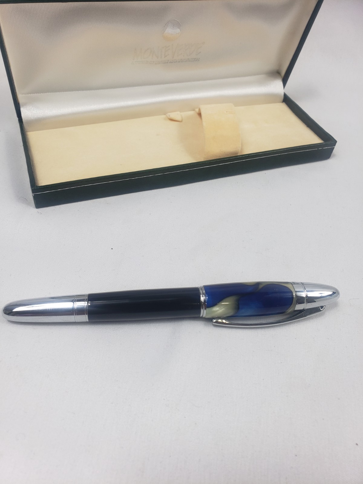 Monteverde Paloma Roller Blue ballpoint pen With Case And Box
