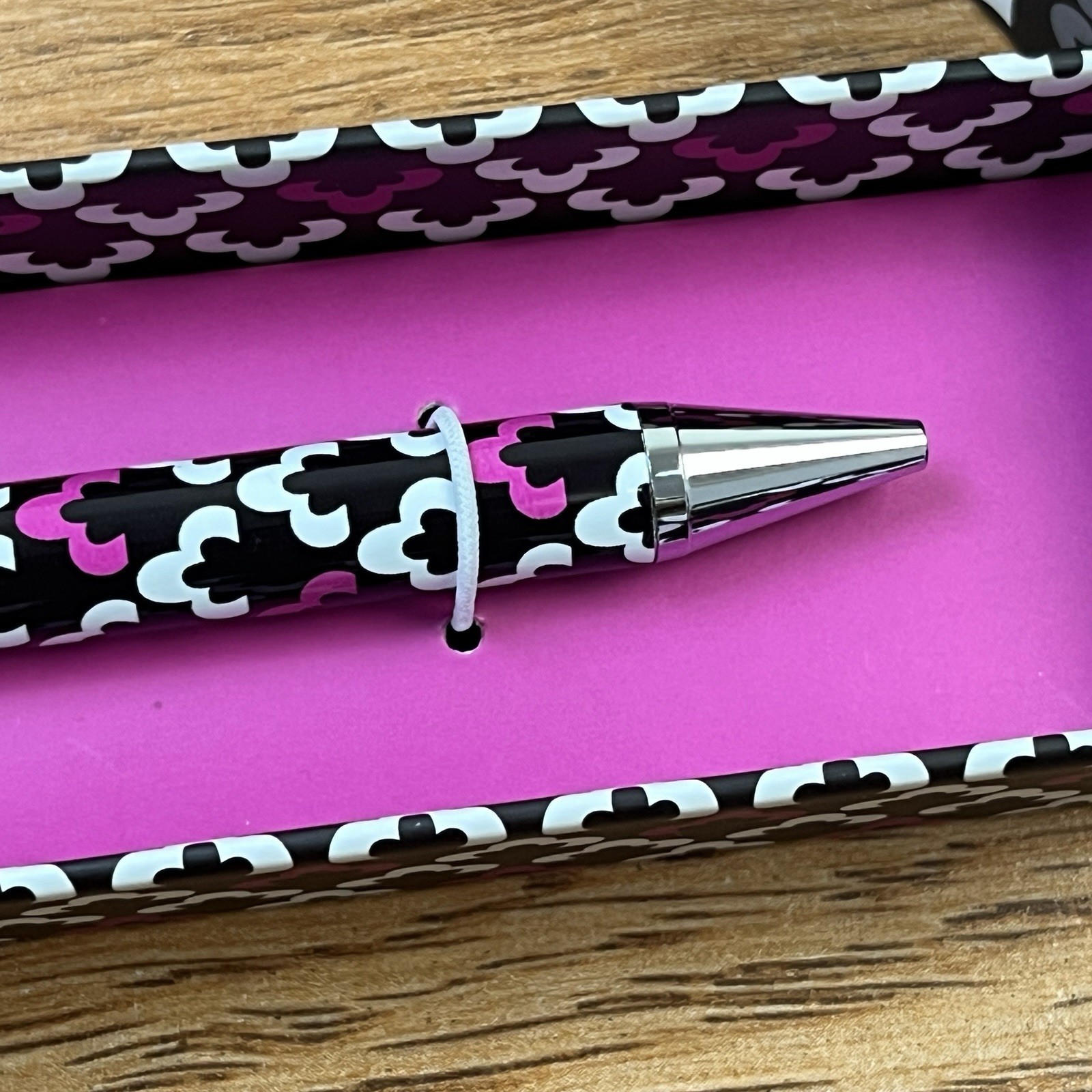 Vera Bradley Ball Point Pen in Canterberry Magenta , Black Ink NEW in Box