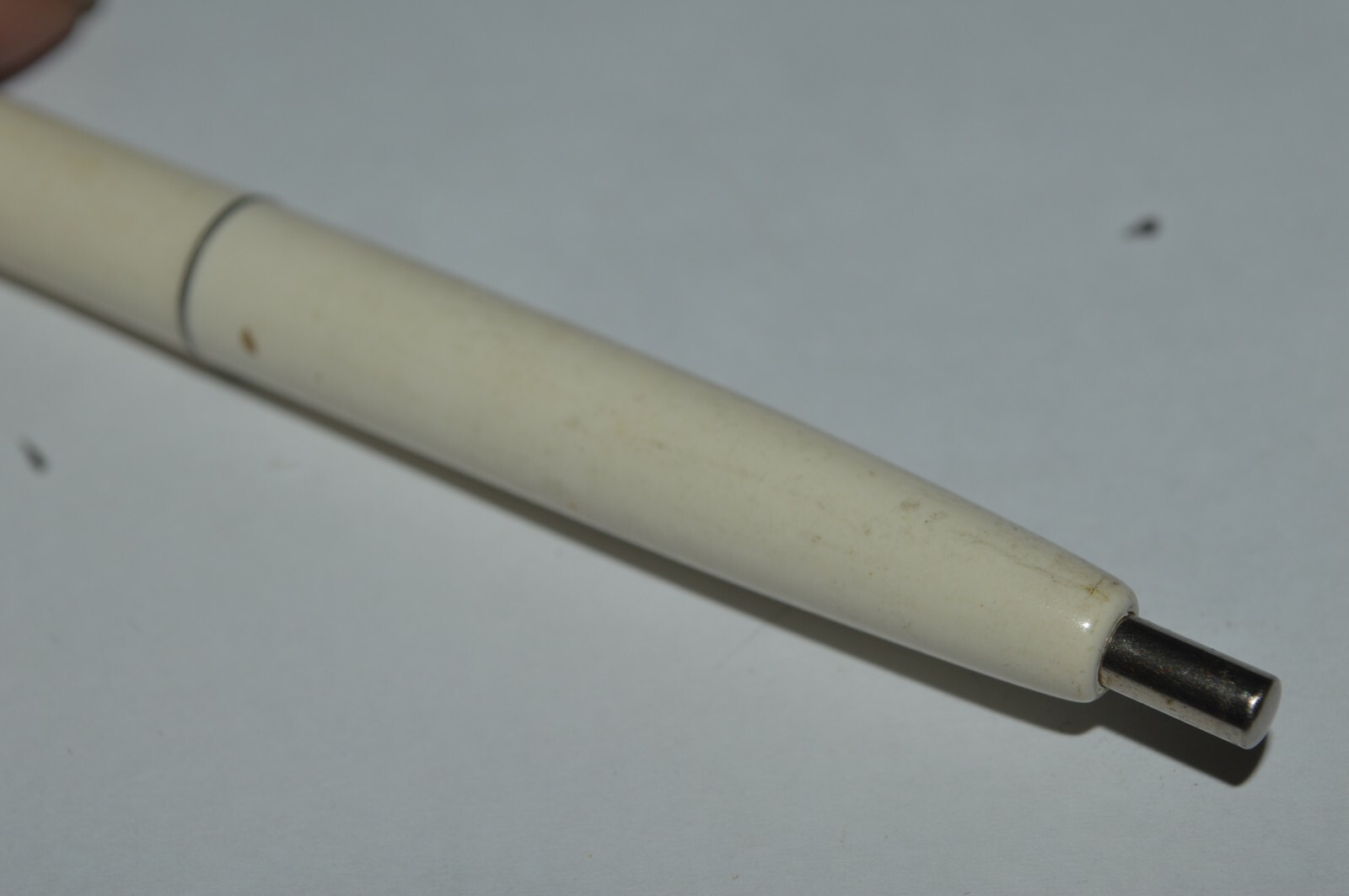 Bic Click Retractable Ballpoint White Solid Color USA Light Used Very Good Condi