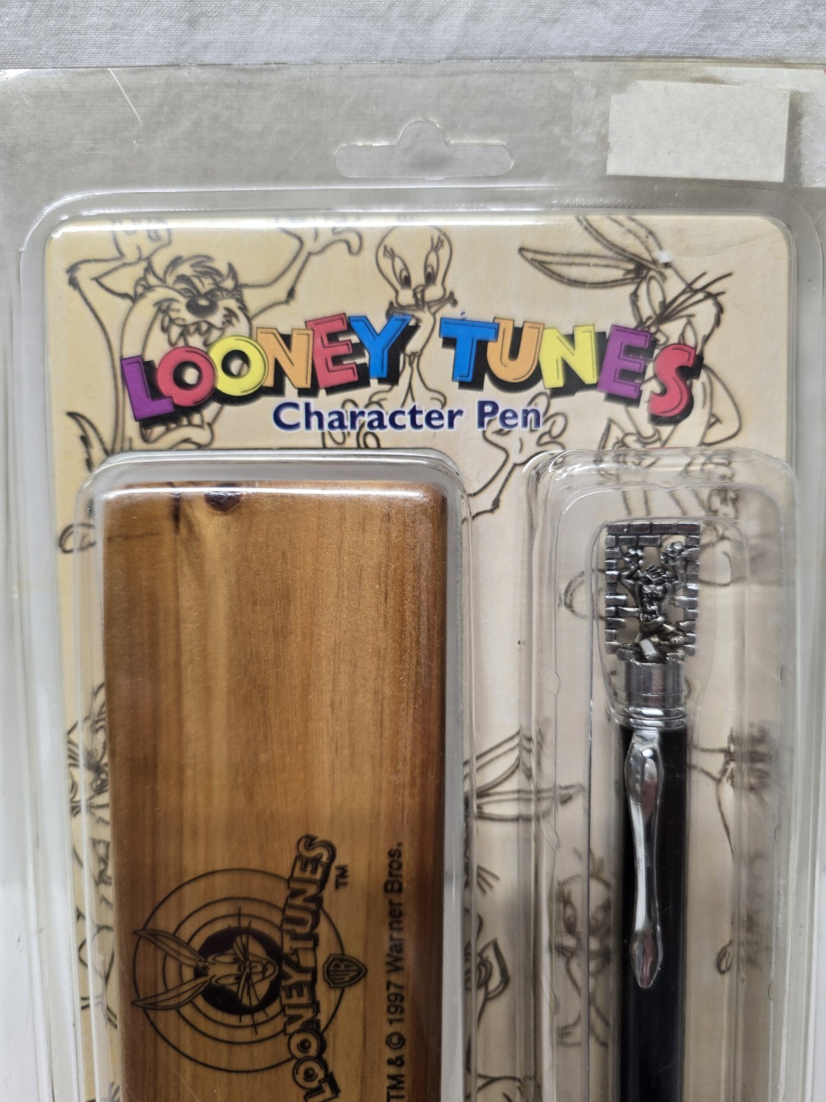 Looney Tunes, Character Pen TAZMANIAN DEVIL, Wood Pen Stand, Solid Brass Pen NEW