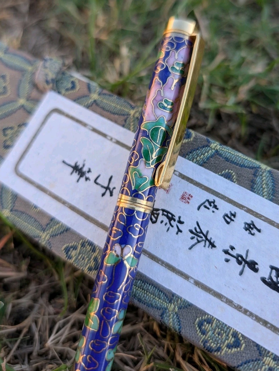 VINTAGE Chinese Cloisonné Ballpoint Pen «Jingtai Blue» Floral Enamel & Gold Trim
