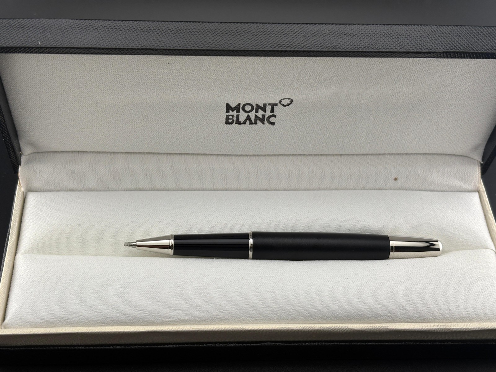 Montblanc Meisterstück Black Rollerball Pen Platinum Trim Gift Box Included