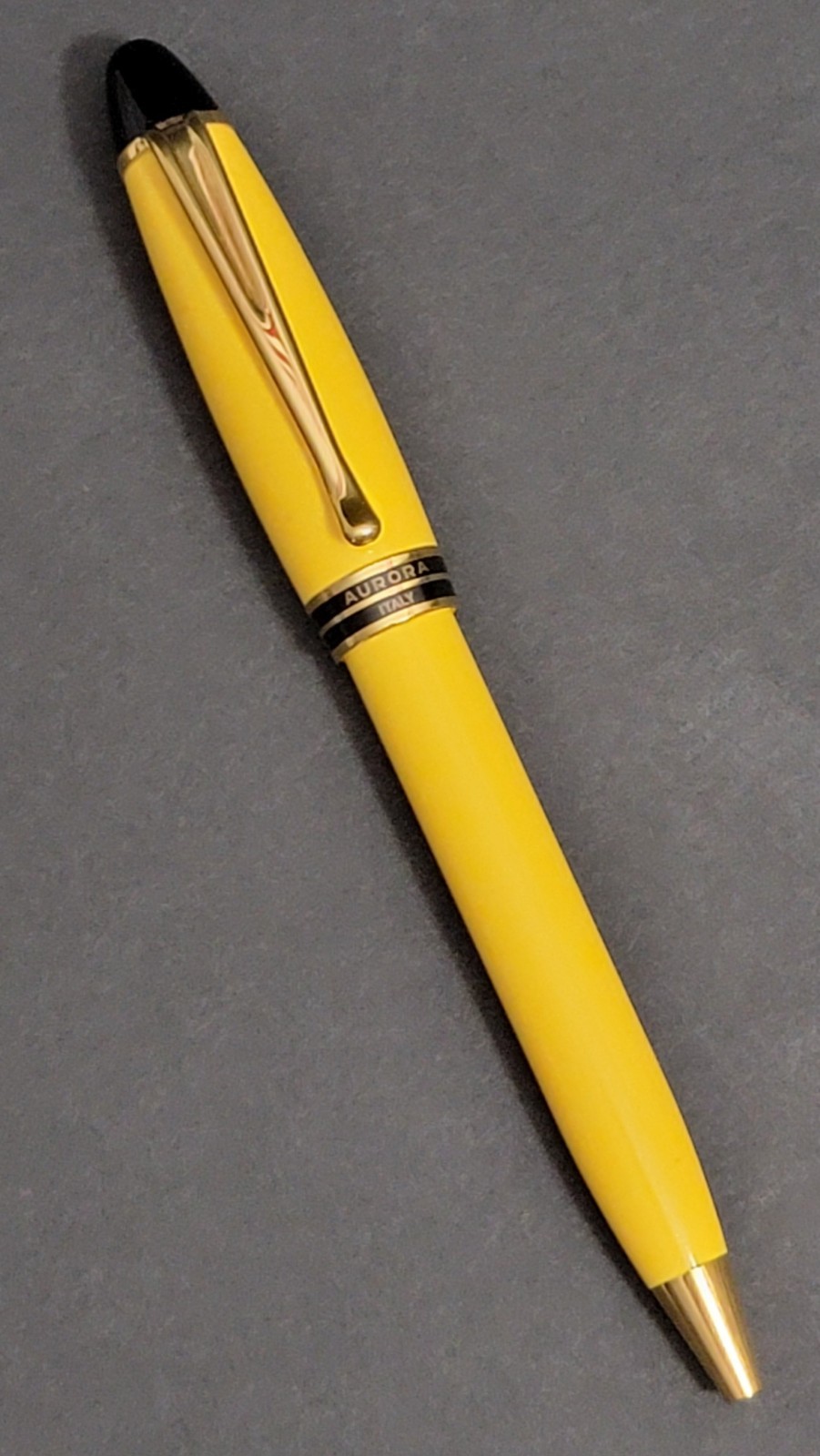 VINTAGE AURORA IPSILON BALLPOINT PEN YELLOW MADE IN ITALY