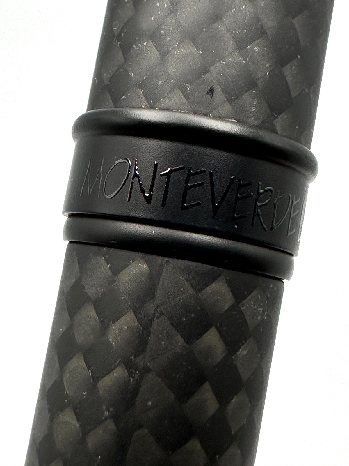 UNCOMMON MONTEVERDE USA INVINCIA DELUXE NIGHTHAWK CARBON BLACK BALLPOINT PEN