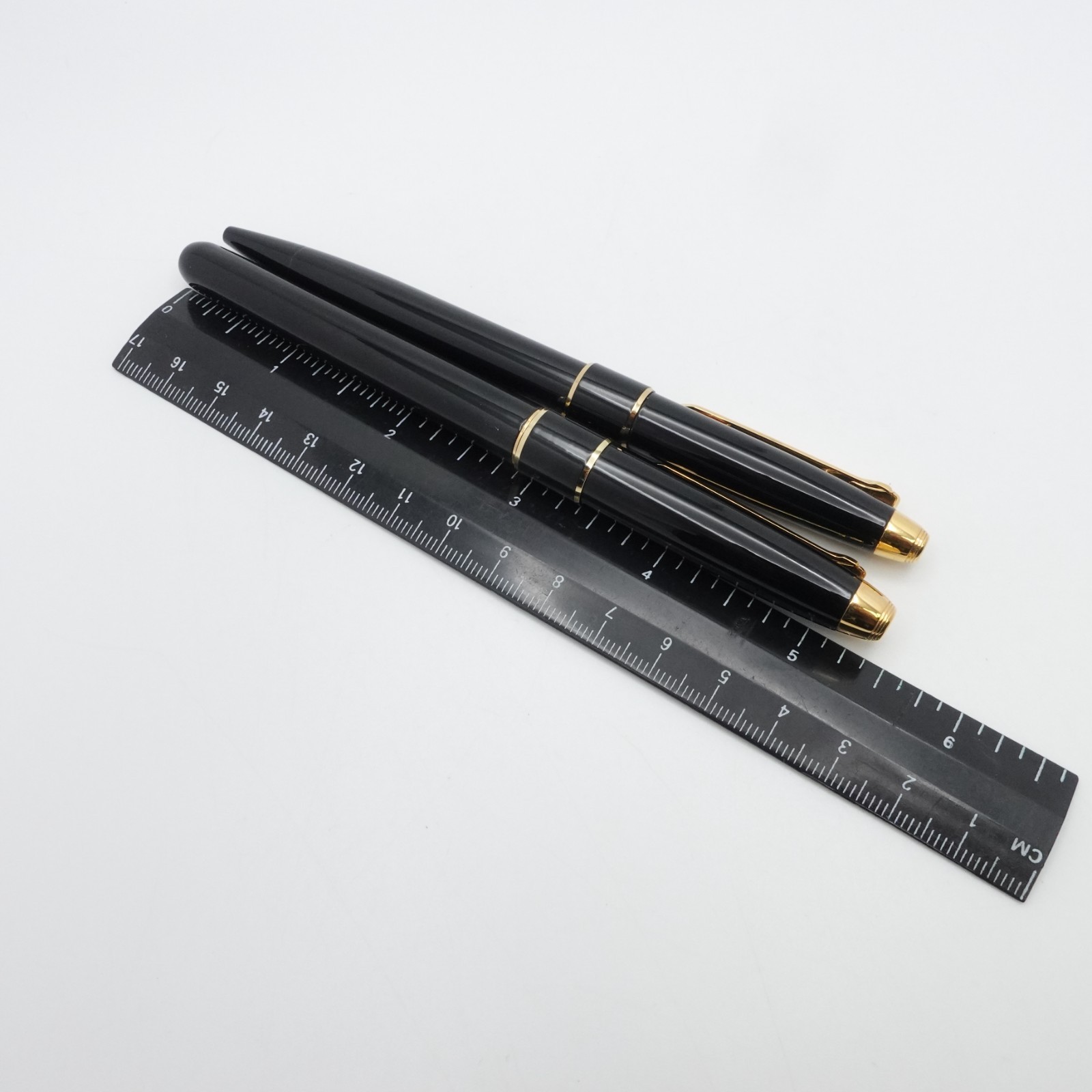 Burberry Black Gold Trim Ballpoint and Calligraphy M Nip Pen Set with Case