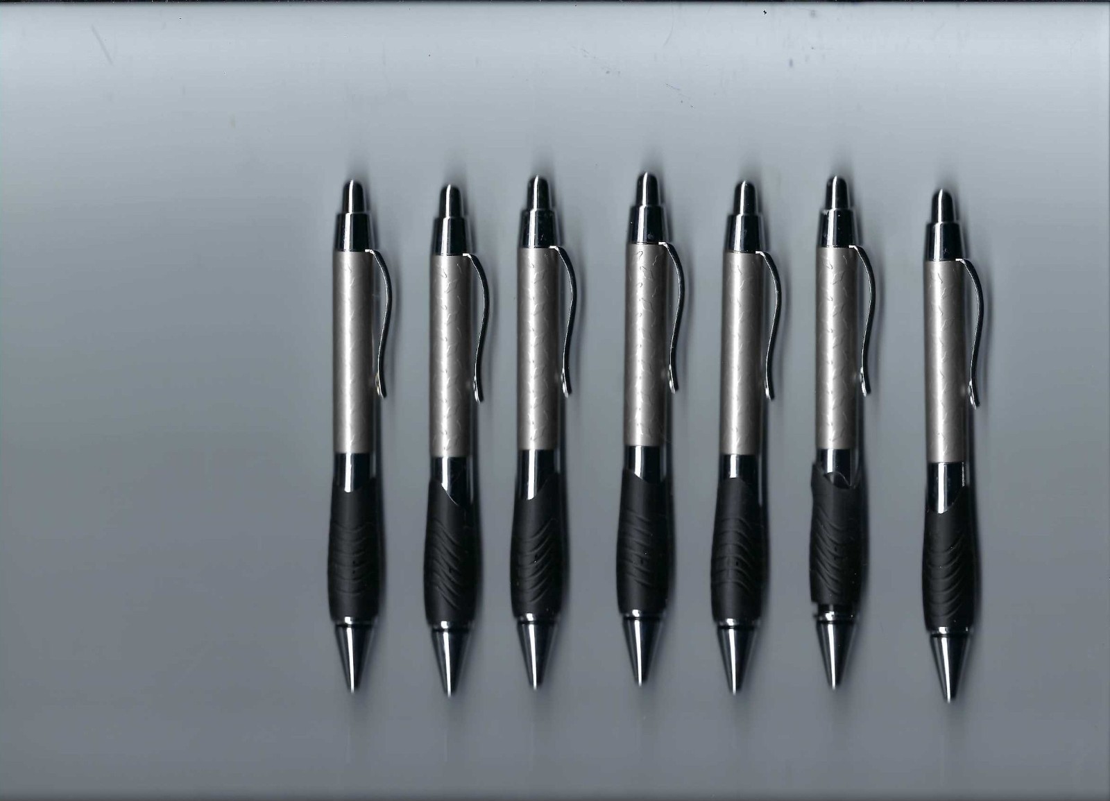 Lot of 7 Unbranded Black & Chrome Ball Point Pens W/New Parker Refills No Adv.