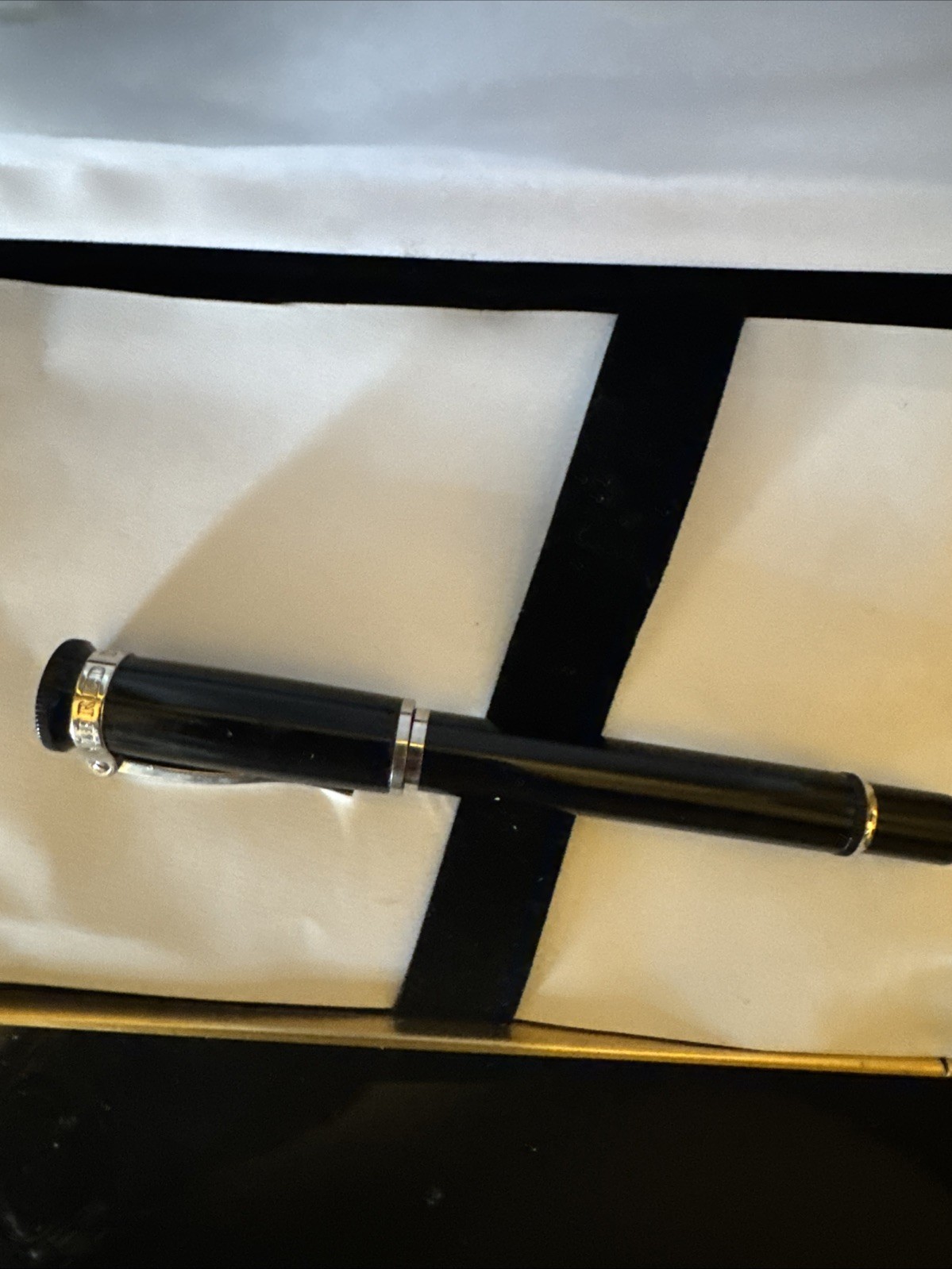 ALFRED DUNHIL ROLLERBALL PEN