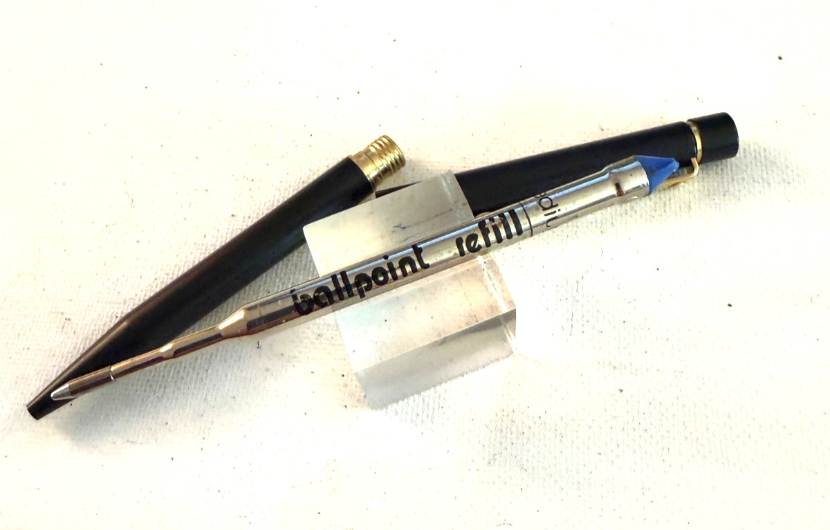 1960s Sheaffer Black metal Targa Ball Point Pen New refill. Gold trim Excellent